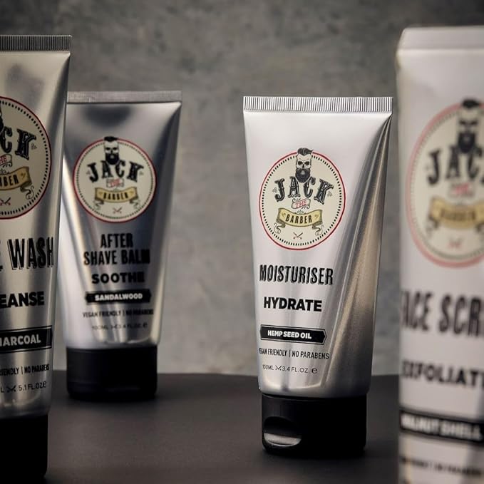 Face Wash, Creamy Formulation with Active Charcoal, Deep Cleans the Skin Removing Dirt and Everyday Buildup. 5.1 fl oz.