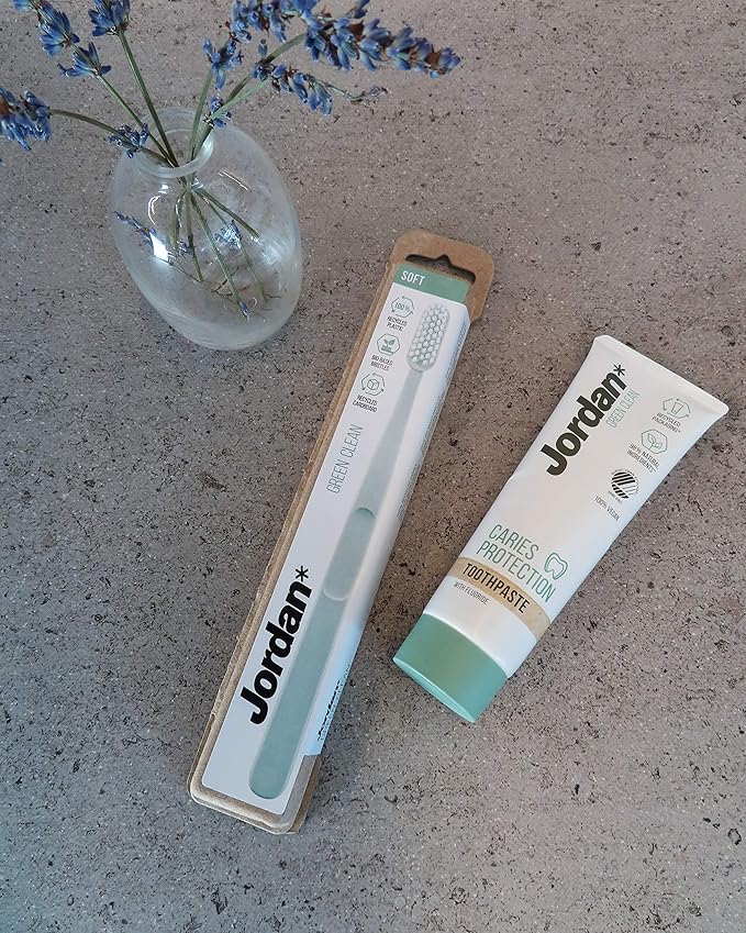 Jordan* ® | Green Clean Manual Toothbrush | Sustainable, Scandinavian Design, Soft Bristles, Mixed Colors | 4 Units