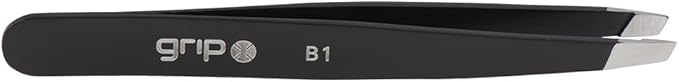 Grip Tweezer Slanted Tip Matte Black MB1 – Professional Stainless Steel Tweezers for Eyebrow Shaping and Precision Hair Removal – Non-Slip Finish for Control and Comfort