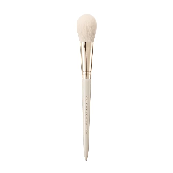 Bisque Series Tapered Blush Brush for Buildable Color Application Painted Birch Handle with Soft Nylon Bristles MJ903
