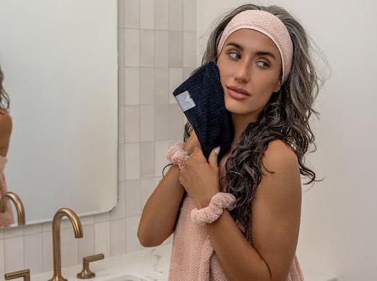 VOLO Hero Face Towel | Reusable Facial Wash Cloths | Makeup Remover & Post Shower| Ultra Soft, Absorbent, Gentle, Fast Drying Nanoweave Fabric Face Towels | Microfiber 3PK (Vinyl Black - Tote)