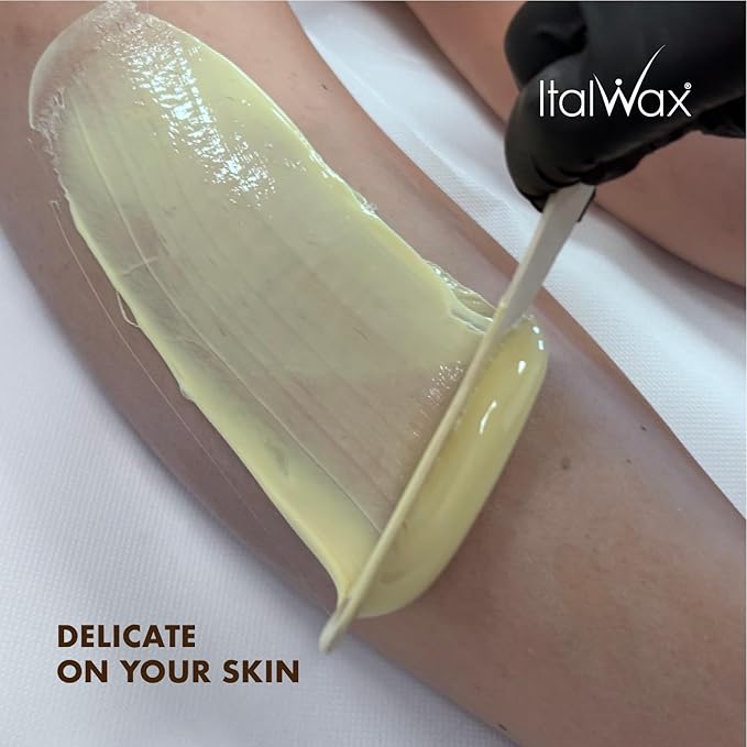 Italwax White Chocolate - 500g / 1.1lb - Hard wax beads for hair removal - Natural formulation ideal for all skin type - Vanilla aroma - Recommended for Bikini Area and Armpits