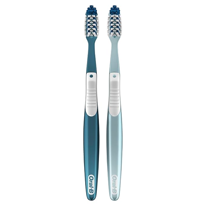 Oral-B Pro Health CrossAction Plaque Removal toothbrushes, 2 Count Toothbrush Soft, Deep Reach in Tight Spaces, Tongue Scraper Tooth Brush, Plaque Fighter, Gentle on Teeth, Gum stimulators