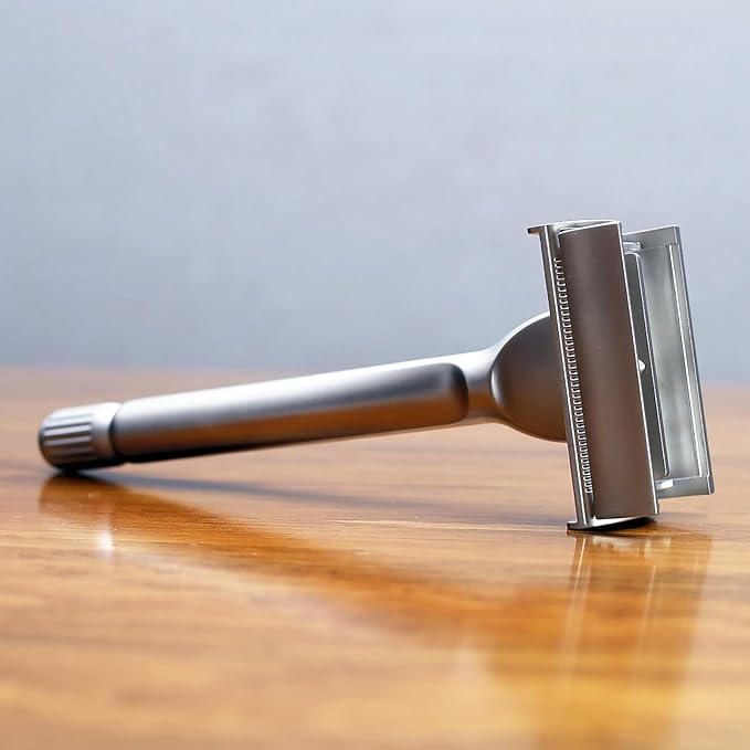 Double Edge Safety Razor for Men - Smooth Reusable Single Blade Shaver with 10 Stainless Steel Blades, Butterfly Open Solid Alloy Metal Shaving Razor & Grooming Kit,Unique Gift for Him