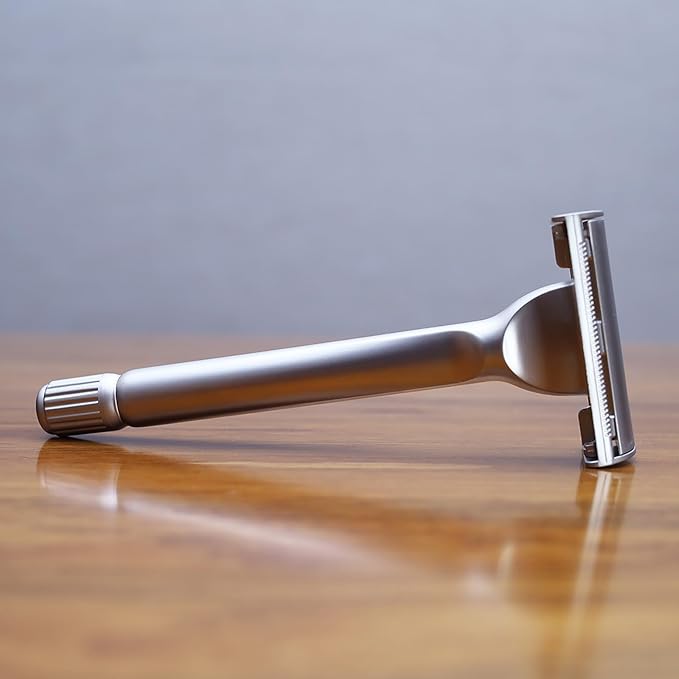 Double Edge Safety Razor for Men - Smooth Reusable Single Blade Shaver with 10 Stainless Steel Blades, Butterfly Open Solid Alloy Metal Shaving Razor & Grooming Kit,Unique Gift for Him