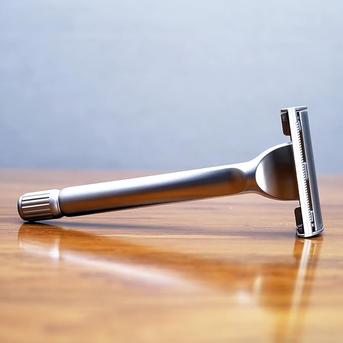Double Edge Safety Razor for Men - Smooth Reusable Single Blade Shaver with 10 Stainless Steel Blades, Butterfly Open Solid Alloy Metal Shaving Razor & Grooming Kit,Unique Gift for Him