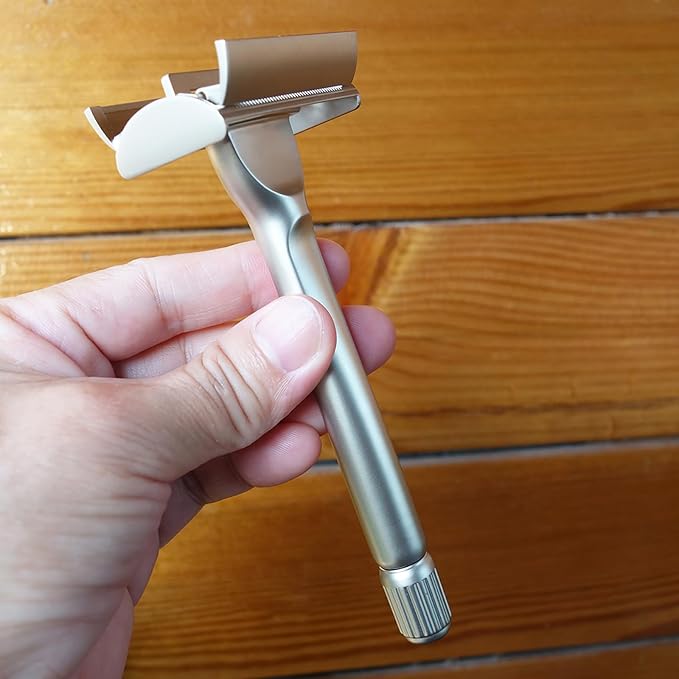 Double Edge Safety Razor for Men - Smooth Reusable Single Blade Shaver with 10 Stainless Steel Blades, Butterfly Open Solid Alloy Metal Shaving Razor & Grooming Kit,Unique Gift for Him