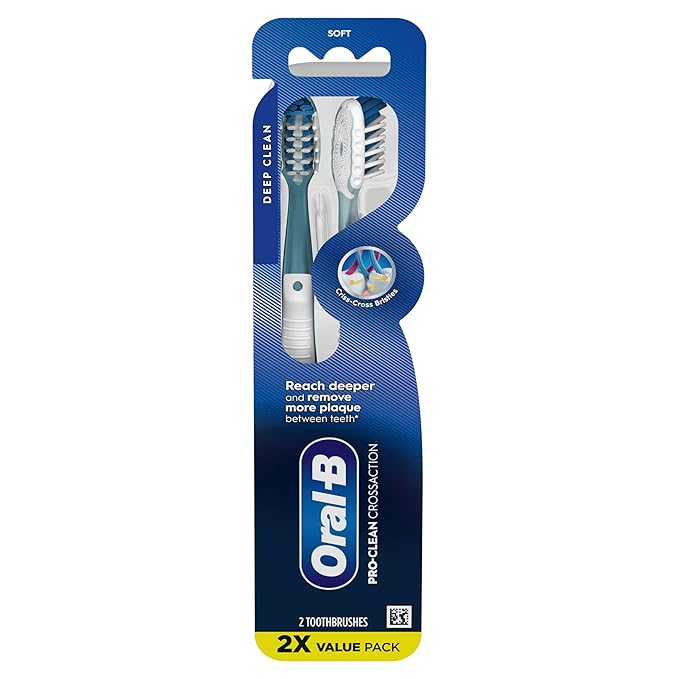 Oral-B Pro Health CrossAction Plaque Removal toothbrushes, 2 Count Toothbrush Soft, Deep Reach in Tight Spaces, Tongue Scraper Tooth Brush, Plaque Fighter, Gentle on Teeth, Gum stimulators