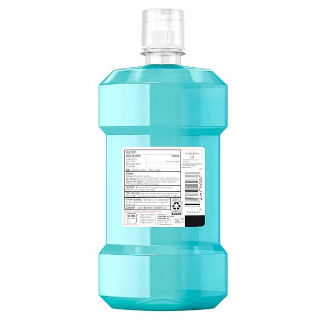 Listerine Ultraclean Oral Care Antiseptic Mouthwash, Everfresh Technology to Help Fight Bad Breath, Gingivitis, Plaque & Tartar, ADA-Accepted Tartar Control Oral Rinse, Cool Mint, 1 L (Pack of 2)