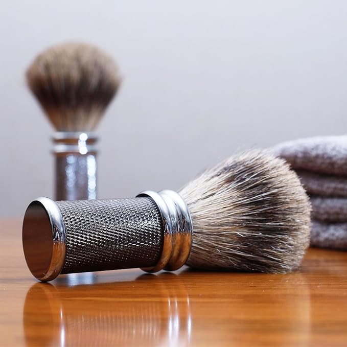 Professional Men's Shaving Brush Natural Pure Badger Hair Bristle Knot for Husband Father Brother Boyfriend Barber Grade Daily Grooming Tool Gift (Black Brush)