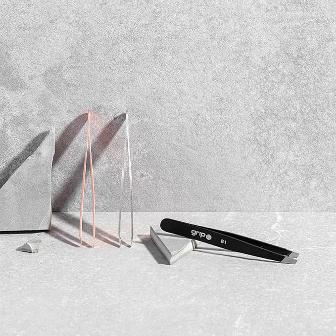 Grip Tweezer Slanted Tip Matte Black MB1 – Professional Stainless Steel Tweezers for Eyebrow Shaping and Precision Hair Removal – Non-Slip Finish for Control and Comfort