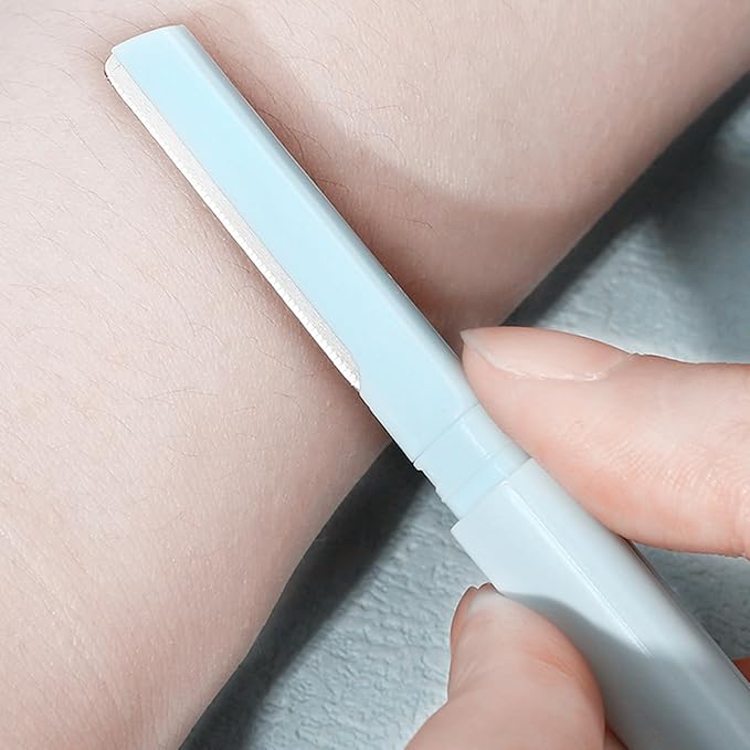 Double Ended Eyebrow Trimmer, Anti Scratch Trimming Tool for Men, Women-Blue