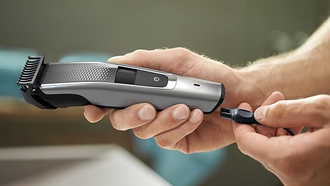 Philips Norelco Beard Trimmer and Hair Clipper Series 5500, electric, cordless, one pass beard trimmer and hair clipper with washable feature for easy clean - No blade oil needed - BT5511/49