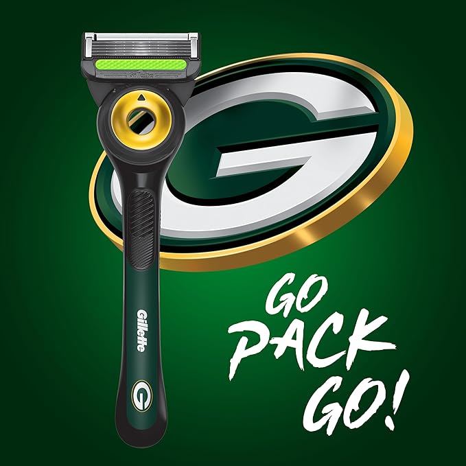 Gillette Labs Special NFL Packers Edition Shaving Razor for Men - 1 Handle, 1 Razor Blade Refill, Perfect for Game Day Grooming, GilletteLabs with Exfoliating Bar
