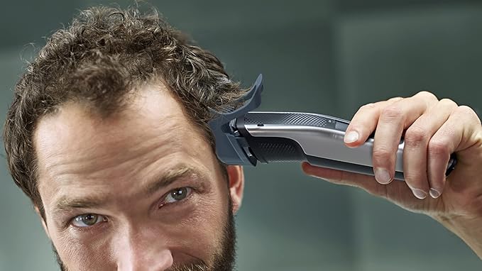 Philips Norelco Beard Trimmer and Hair Clipper Series 5500, electric, cordless, one pass beard trimmer and hair clipper with washable feature for easy clean - No blade oil needed - BT5511/49